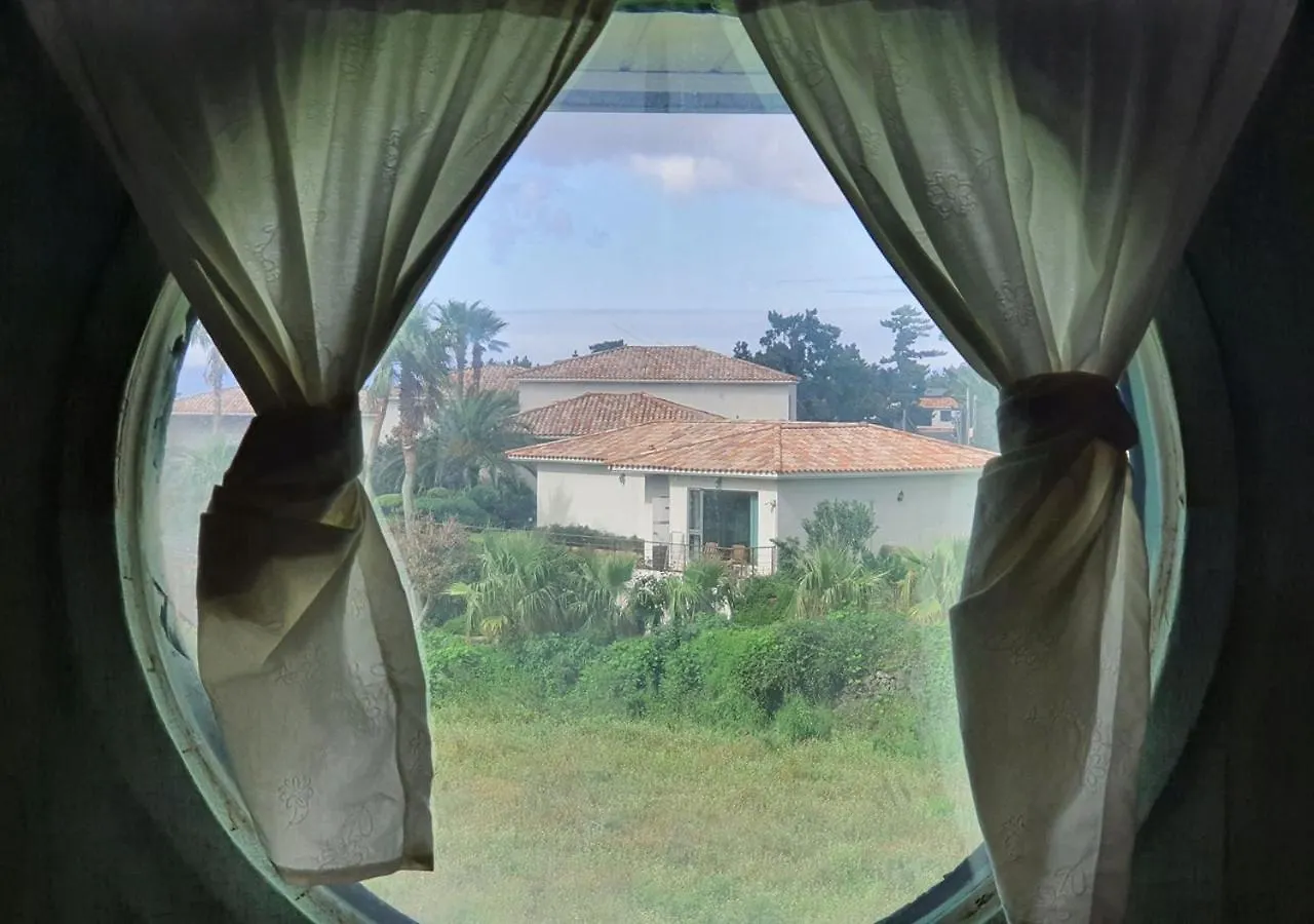 منتجع Jeju Resortel